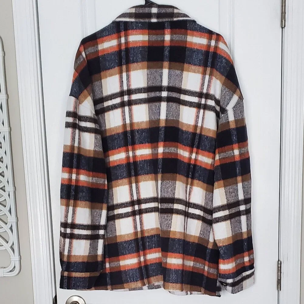 Women's Plaid Shacket - Picture 2 of 4